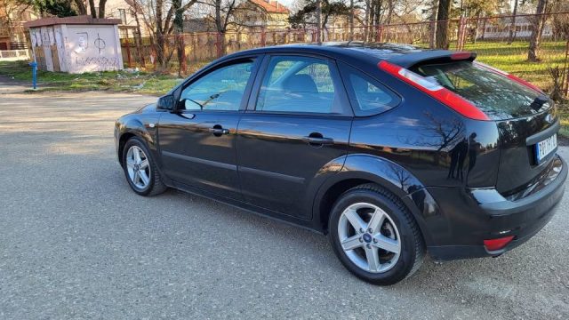 Ford Focus 1.8 TDCi-02