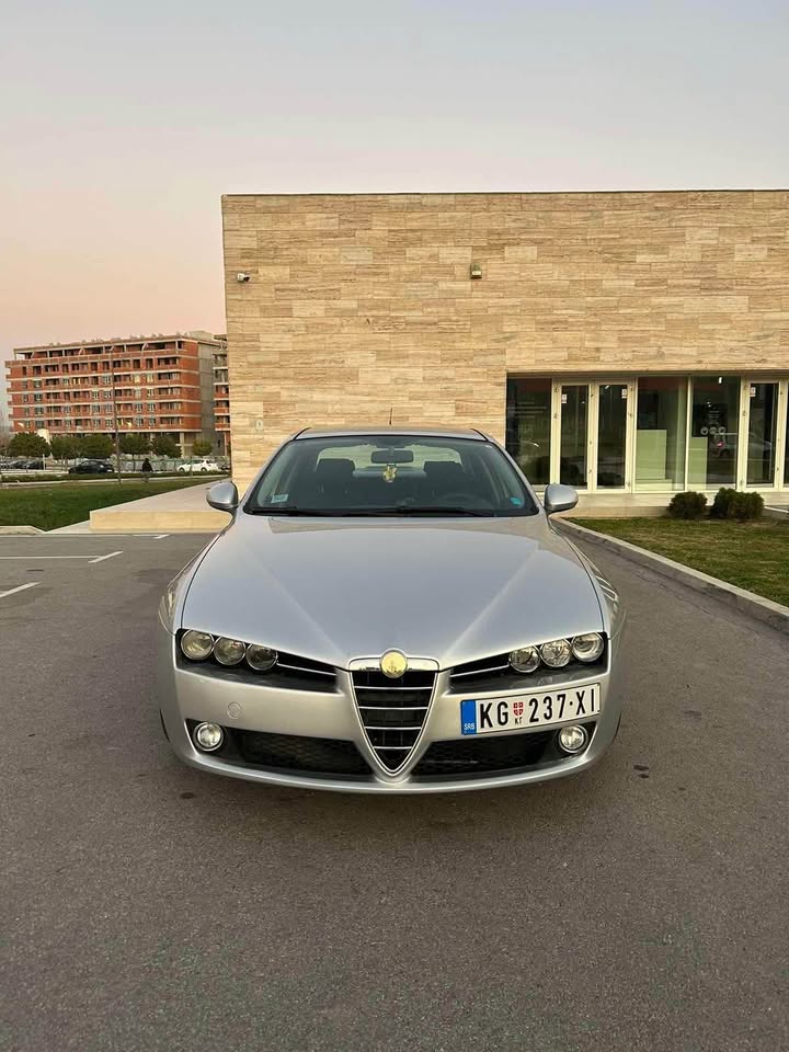 Na prodaju alfa 159