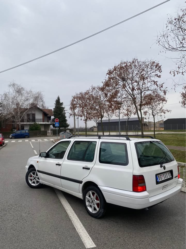 Polovni automobili Golf 3-04