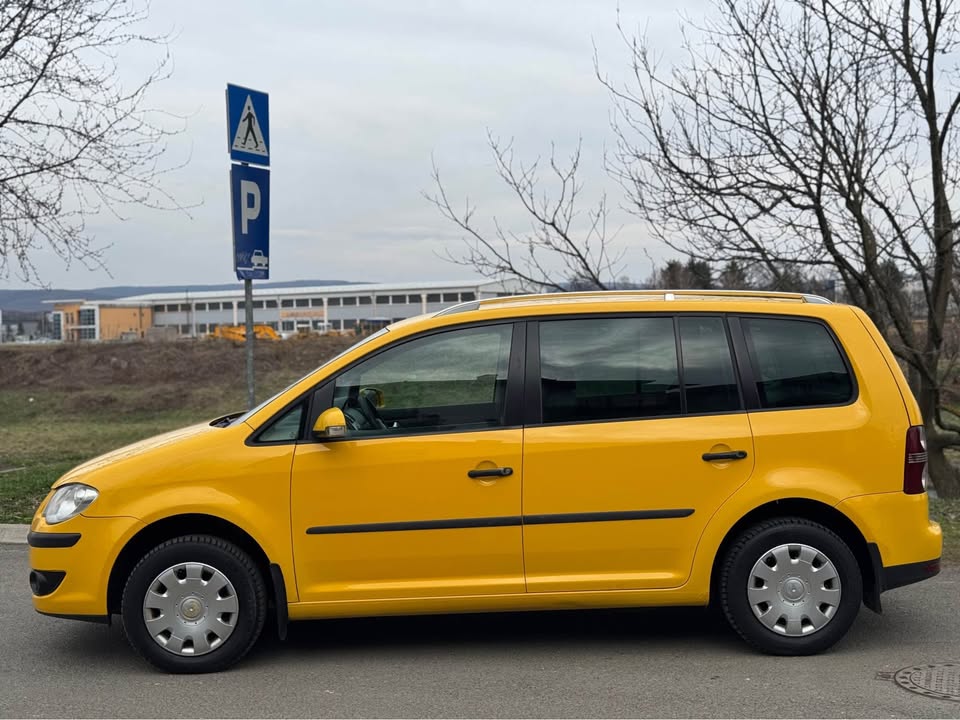 VW Touran prodaja-01